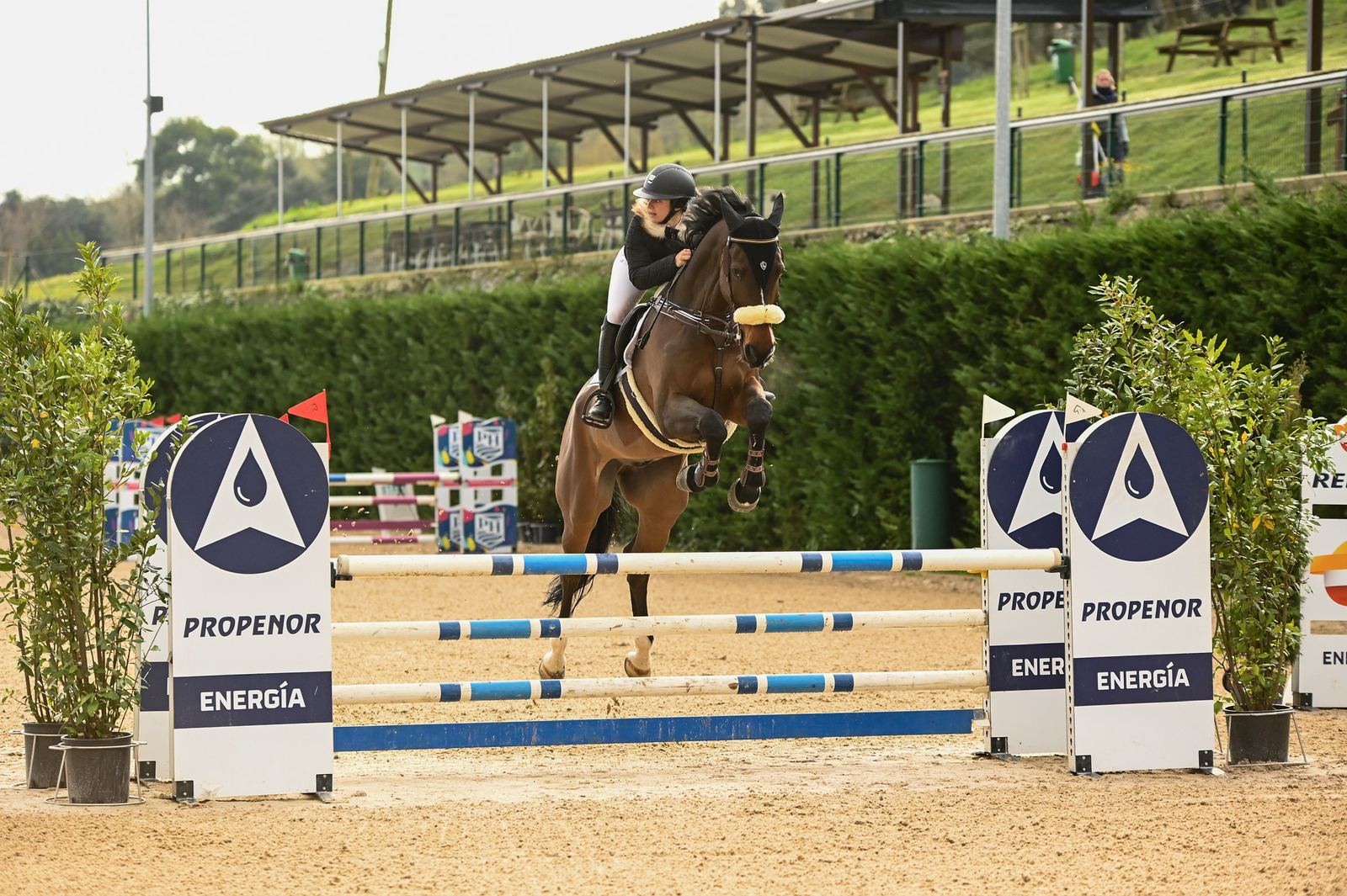 Adriana Villanueva Diez en competición de salto